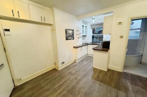 Reception/Kitchen