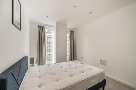 1370518-8-68f191b...