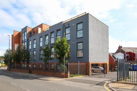 2-bed flat on Old Church Court, Weaste Road, Salford, £850/mo