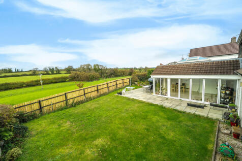 1372885-3-68ff831e1d78b