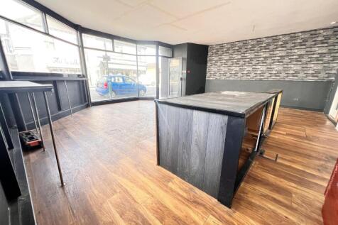 Commercial Property to rent Image 3