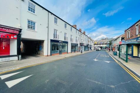 2-bed flat on Clemens Street, Leamington Spa, £1,200/mo