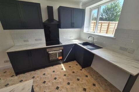 Callington Drive, Hyde photo 3