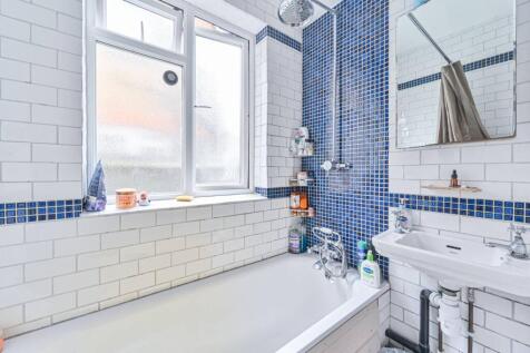 1 bed, 1 bath Flat in London - Photo 4