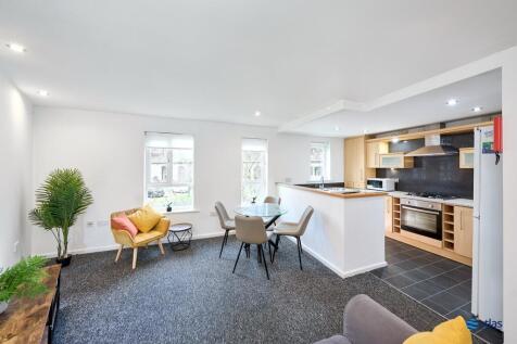 Lounge/Kitchen