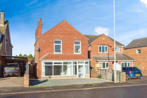 Spalding, PE11 - property photo