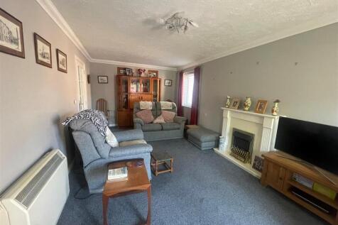 NEW SITTING ROOM.jpg