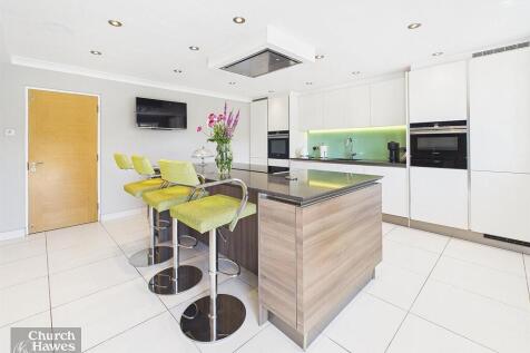 Kitchen2.jpg