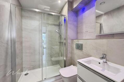 Emin 4 shower use