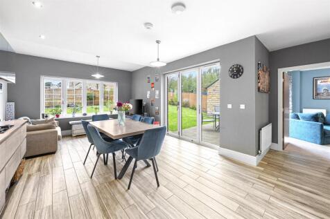Living &amp; Dining Kitchen