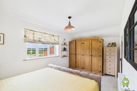 EweMove Basingstoke Estate Agents 17 Vyne Road 