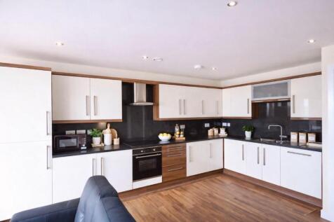 Apt 24 Devonshire Point photo 3