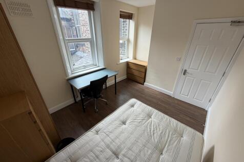 1st Floor Rear Bedroom