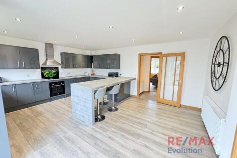 Dining kitchen