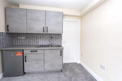 St. Edmunds Close, Erith DA18 photo 4