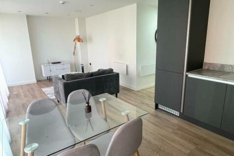 Living Area 2.jpg