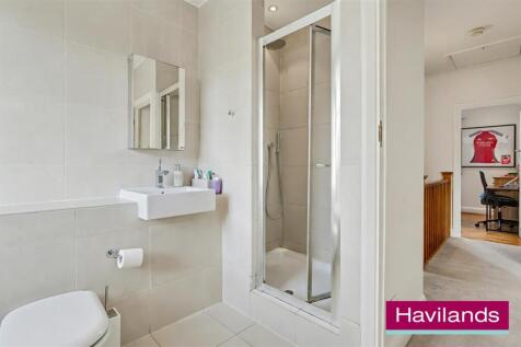 54 Cheyne Walk N21 1DE-16.jpg