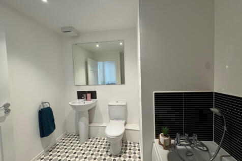 Bathroom 2.jpeg