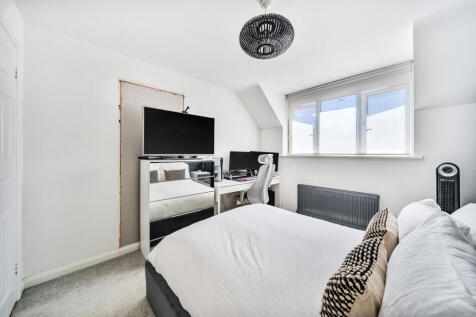 1319810-2-686bc90...