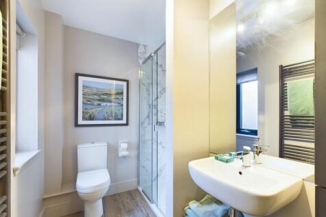 CAM03185G0-PR0082-STILL018