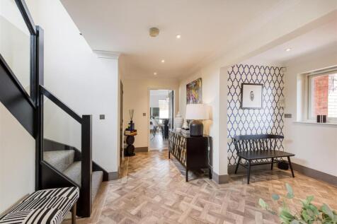 34 Post Office Road-hall3.jpg