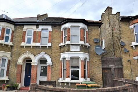 1 bedroom bedsit for rent