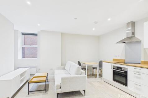 Open Lounge/Kitchen