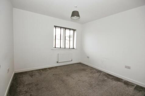 Falcon Way, Bracknell photo 4