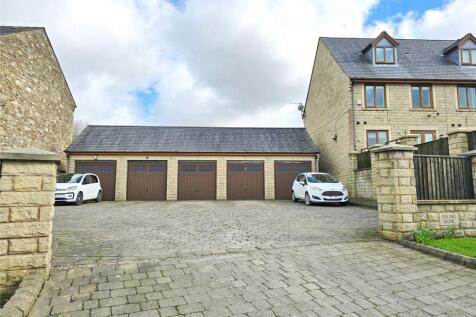 Gragae &amp; Driveway