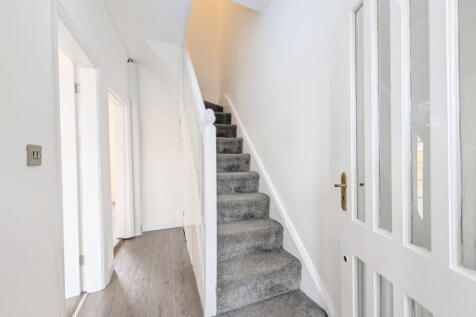 To Let - Stamford Road, Birkdale, PR8 - Three Bed Semi Detached photo 4