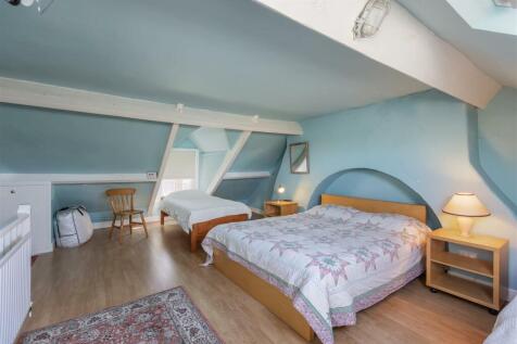 Swallowhurst Bedroom 3-2.jpg