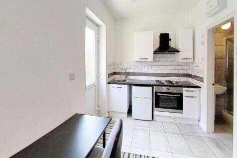 111A QUEENS ROAD FLAT 4-08.jpg