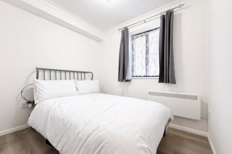 Chestnut Road, Vange, Basildon, SS16 photo 4