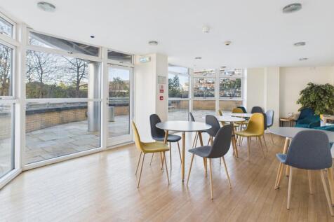 CAM02545G0-PR0525-STILL021