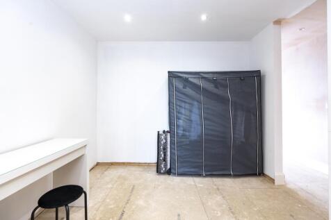 Bedroom 1 Dressing Area