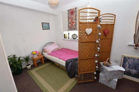 Alan Hocken Way, London, E15 photo 4
