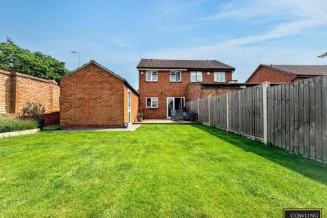 PRIVATE REAR GARDEN