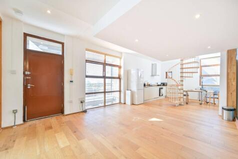 London, NW10 - property photo