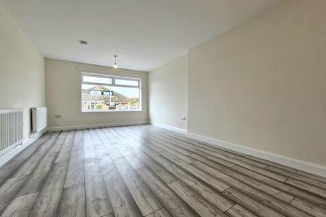 Shelmore Close, Stafford photo 3