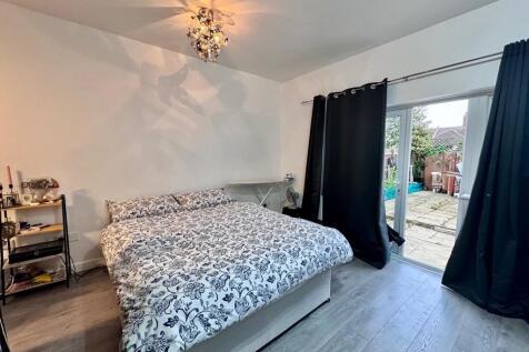 Flat 2 3 Eastcote...