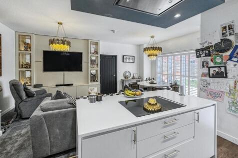 Open Plan Kitchen / Diner / Lounge Area