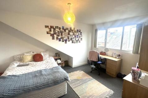 Brudenell Mount, Hyde Park, Leeds photo 3
