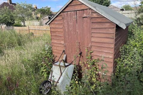 17 - Shed 2.jpg