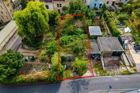 Garages &amp; Gardens @ Bennetts Lane, Camden, Bath BA