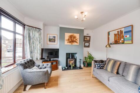 KITCHEN, DINER AND LIVING ROOM