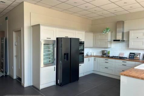 Kitchen1.jpg