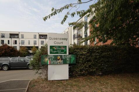 150 Queensway Court_-25.jpg