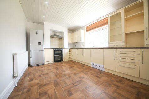 Grovehall Avenue, Leeds, LS11  photo 4