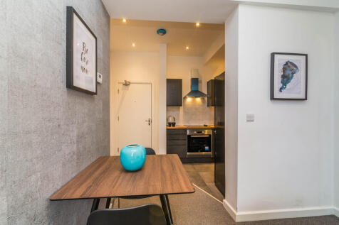 Flat 3 The Moog -...