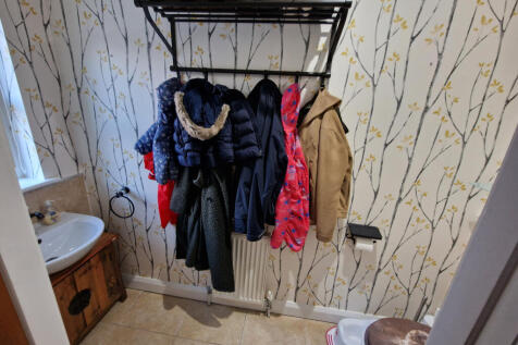 Meal Hill Lane, Slaithwaite, HD7 photo 3